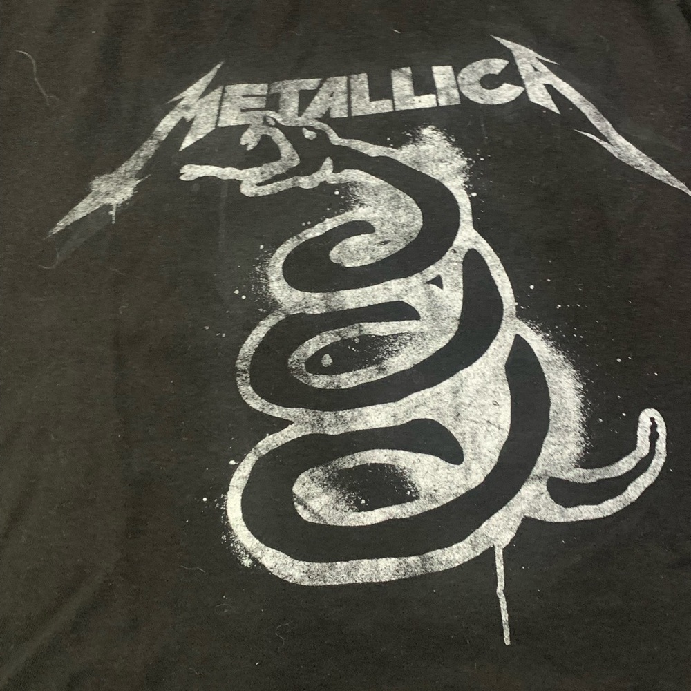 mens large Metallica band tee. Black and silver. New